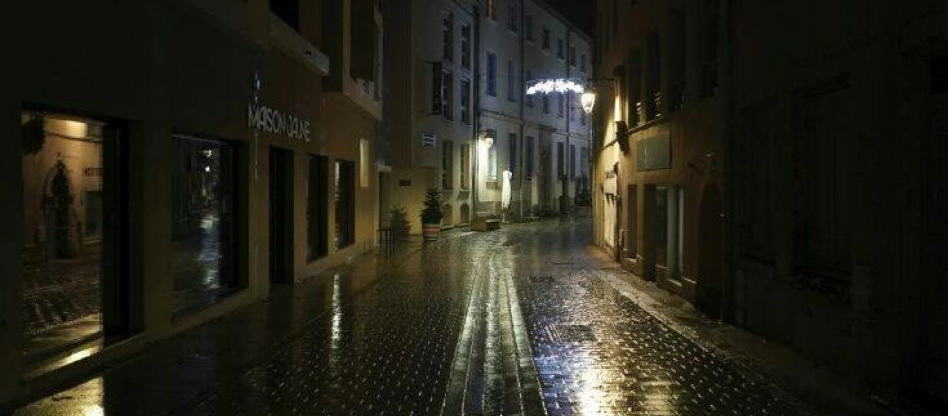 Γαλλία: Απαγόρευση της κυκλοφορίας από τις 6 το απόγευμα σε 8 νομούς λόγω κορωνοϊού - Αντιδρούν οι αυτοδιοικητικοί